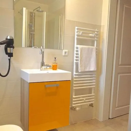 With 2 Bedrooms Holiday home *